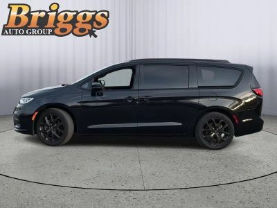 2023 Chrysler Pacifica — rear three-quarter view