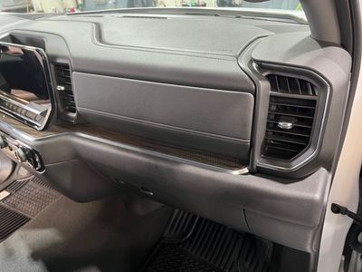 2023 Chevrolet Silverado 1500 — photo 12 view