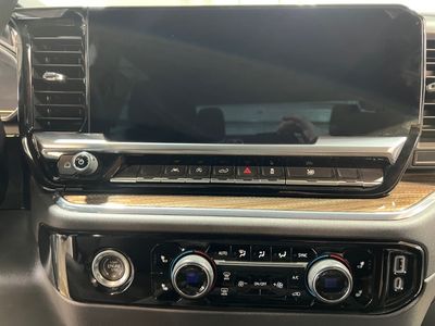2023 Chevrolet Silverado 1500 — photo 11 view