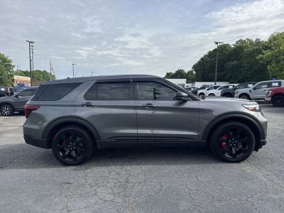 2022 Ford Explorer — detail view