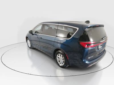 2024 Chrysler Pacifica — detail view