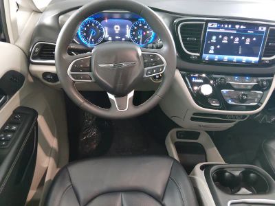 2024 Chrysler Pacifica — photo 22 view