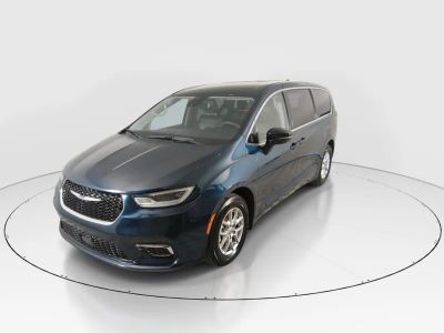 2024 Chrysler Pacifica — rear three-quarter view