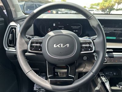 2025 Kia Sorento — photo 11 view