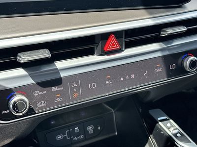 2025 Kia Sorento — photo 17 view