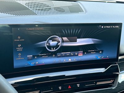 2026 BMW 5 Series — photo 14 view