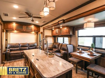 2017 Keystone RV Montana — photo 8 view