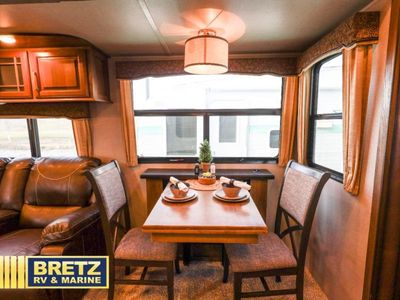 2017 Keystone RV Montana — photo 9 view