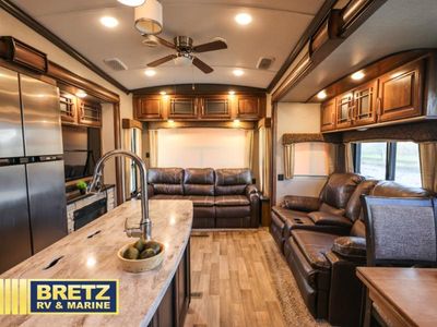 2017 Keystone RV Montana — photo 10 view