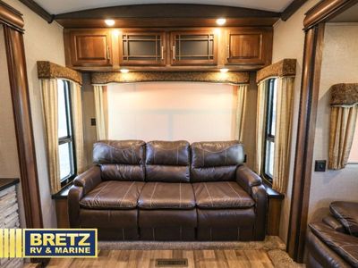 2017 Keystone RV Montana — photo 13 view