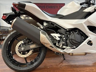 2025 Kawasaki Ninja 500 — photo 10 view