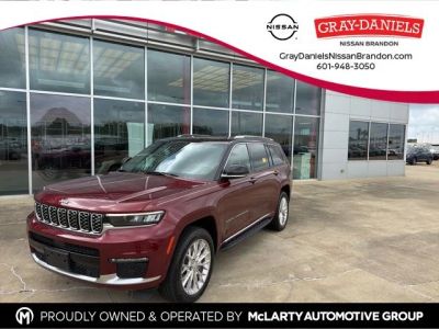2021 Jeep Grand Cherokee L Summit — front three-quarter view