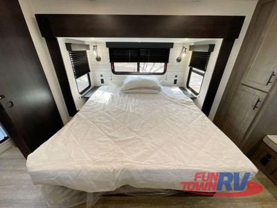 2025 Forest River RV Cherokee Arctic Wolf Suite - Photo 33