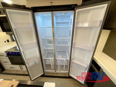2025 Forest River RV Cherokee Arctic Wolf Suite - Photo 19