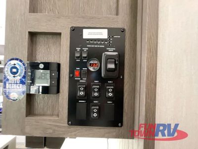 2025 Forest River RV Cherokee Arctic Wolf Suite - Photo 26