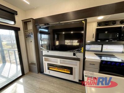 2025 Forest River RV Cherokee Arctic Wolf Suite - Photo 22