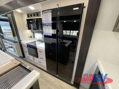 2025 Forest River RV Cherokee Arctic Wolf Suite - Photo 18