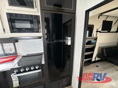 2025 Forest River RV Vengeance Rogue SUT — photo 21 view