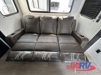 2025 Forest River RV Vengeance Rogue SUT — photo 25 view