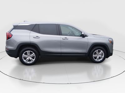 2024 GMC Terrain — photo 8 view