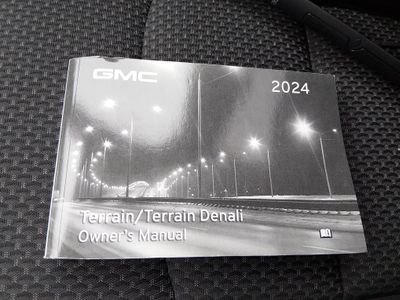 2024 GMC Terrain — photo 16 view