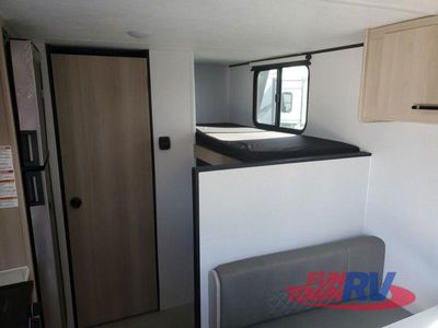 2026 Dutchmen RV Kodiak — photo 8 view