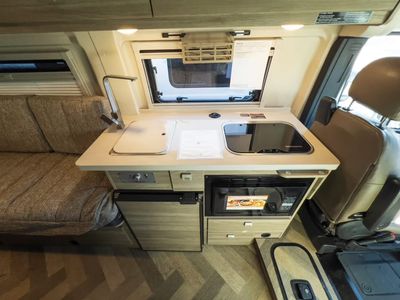2026 Winnebago TRAVATO - Photo 8