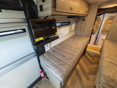 2026 Winnebago TRAVATO - Photo 13