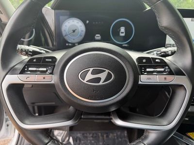 2025 Hyundai Elantra — photo 22 view
