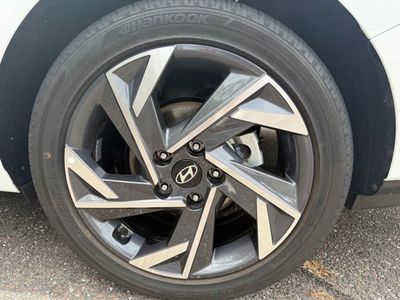 2025 Hyundai Elantra — photo 29 view