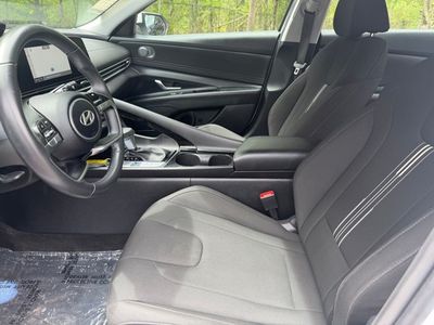 2025 Hyundai Elantra — photo 19 view