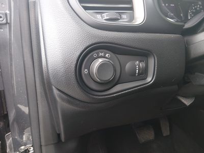2023 Jeep Renegade - Photo 13