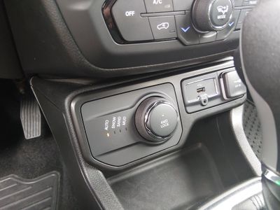 2023 Jeep Renegade - Photo 18