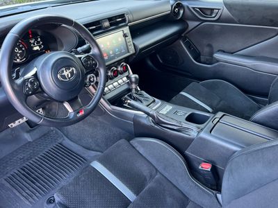 2024 Toyota GR86 - Photo 10