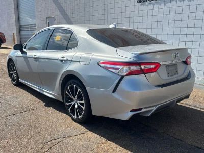 2020 Toyota Camry - Photo 5