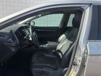 2020 Toyota Camry - Photo 3