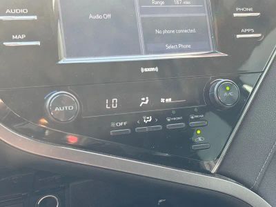 2020 Toyota Camry - Photo 13