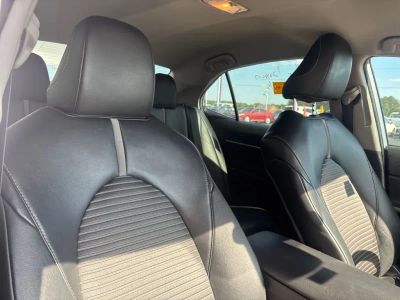 2020 Toyota Camry - Photo 18