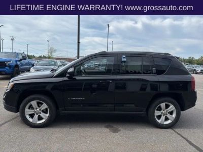 2016 Jeep Compass — detail view