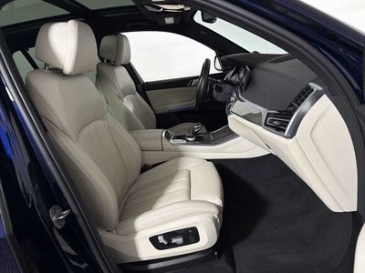 2021 BMW X5 M50i — photo 25 view
