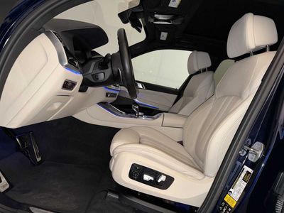 2021 BMW X5 M50i — photo 9 view