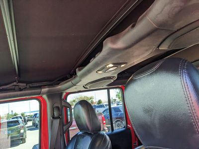 2019 Jeep Wrangler - Photo 18