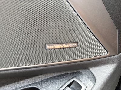2025 BMW 3 Series - Photo 24