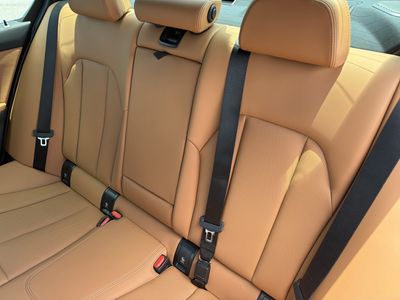 2025 BMW 3 Series - Photo 18