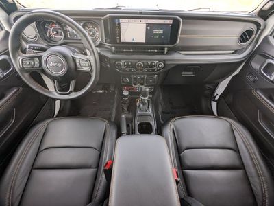 2024 Jeep Wrangler - Photo 14