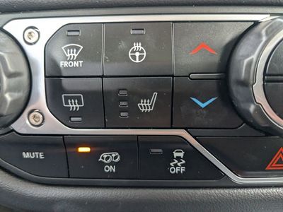 2024 Jeep Wrangler - Photo 19