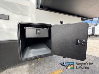 2025 Keystone RV Alpine — interior view