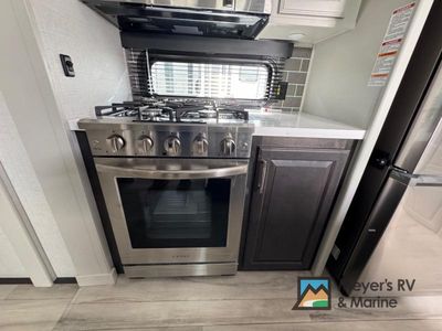 2025 Keystone RV Alpine — photo 12 view