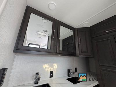 2025 Keystone RV Alpine — photo 28 view