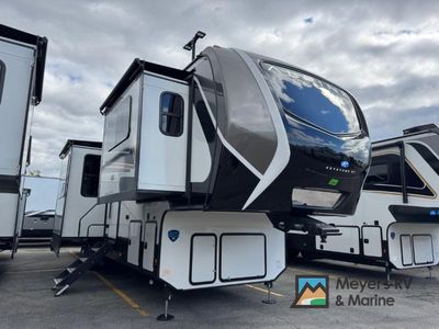 2025 Keystone RV Alpine — front three-quarter view